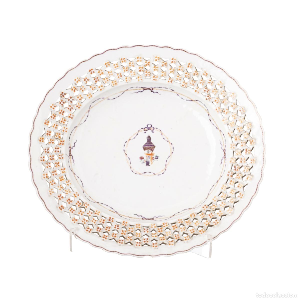 Livros em segunda m&atilde;o: Porcelana china - Plato para servir - Compa&ntilde;&iacute;a Brit&aacute;nica de las Indias Orientales - Siglo XVIII