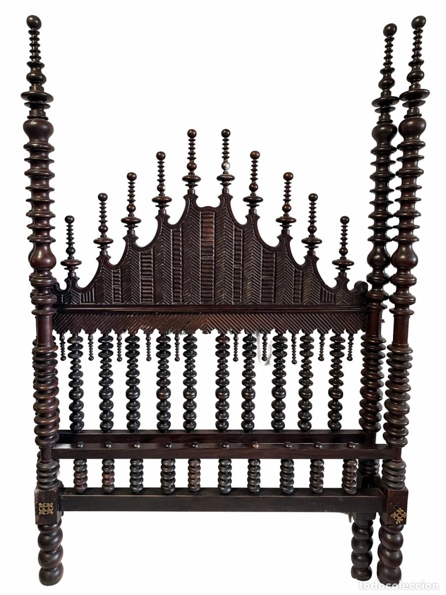 books: Muebles - Cama de encaje de bolillos, en palisandro - siglo XVII