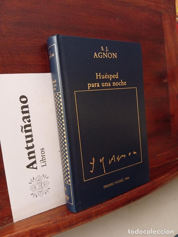 books: Hu&eacute;sped para una noche