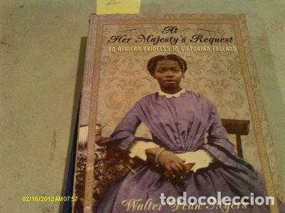 Livres: At Her Majesty's Request- 9780590486705