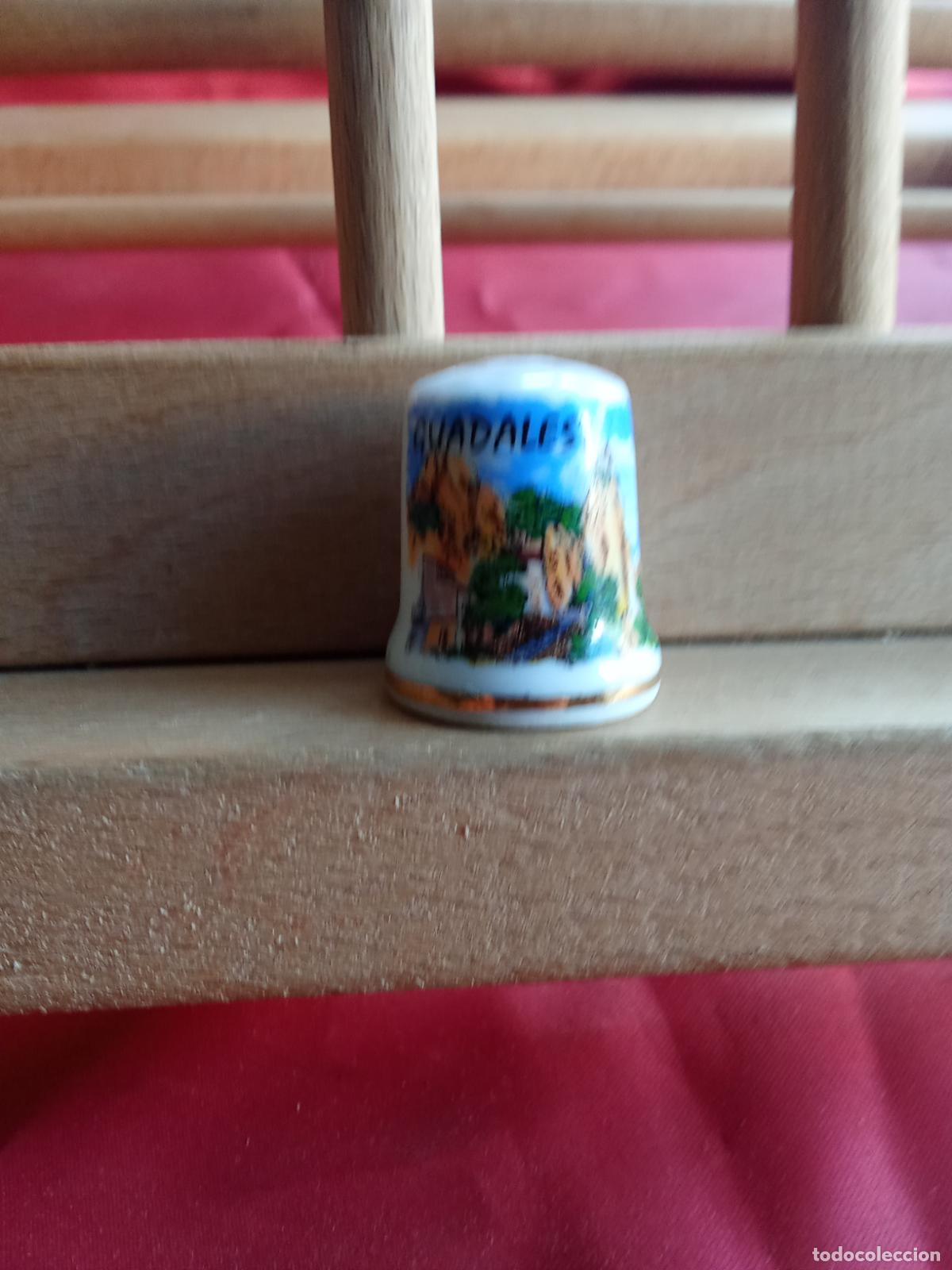 Libros: Dedal recuerdo Guadalest, nombre detr&aacute;s, Alicante, porcelana. Caja dedales