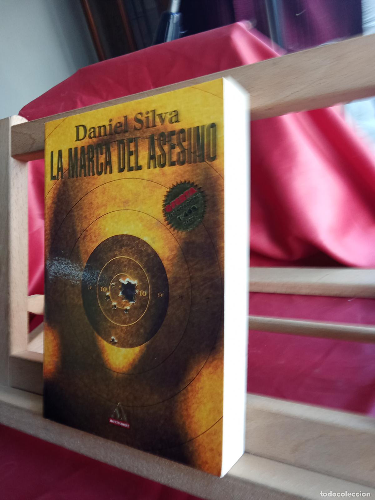 Libros: La marca del asesino, Daniel Silva. L.7539-1963. - Foto 2