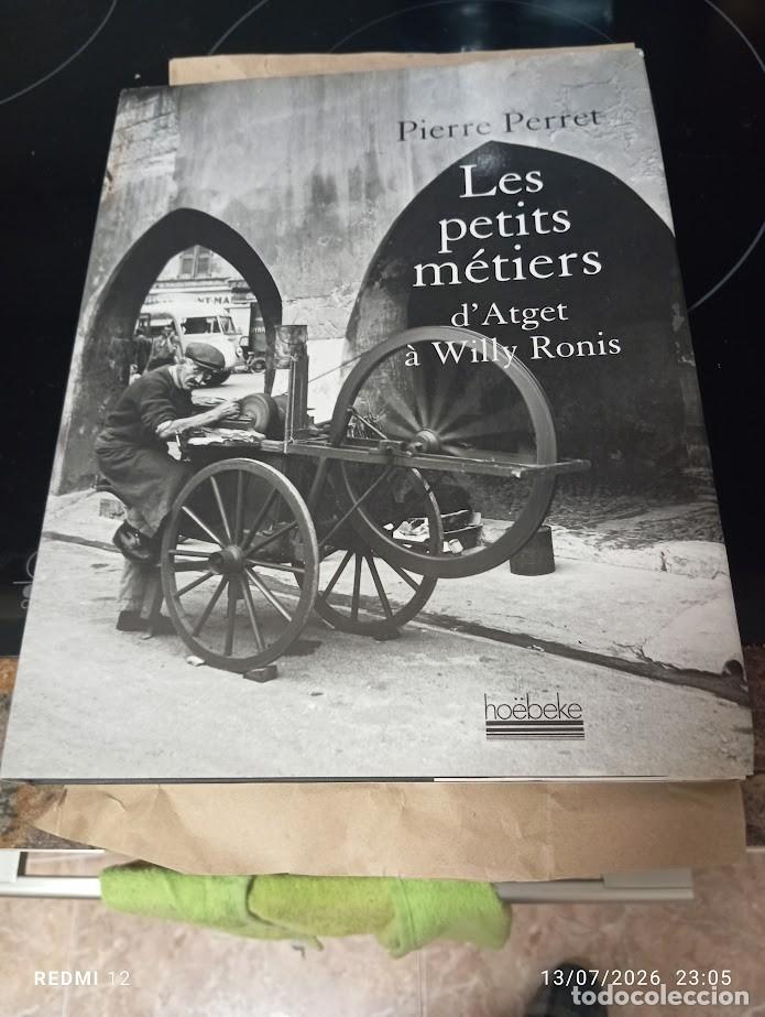 B&uuml;cher: LES PETITS METIRS / PIERRE PERRET / 116 PAGINAS CON FOTOGRAFIAS EN BLANCO Y NEGRO