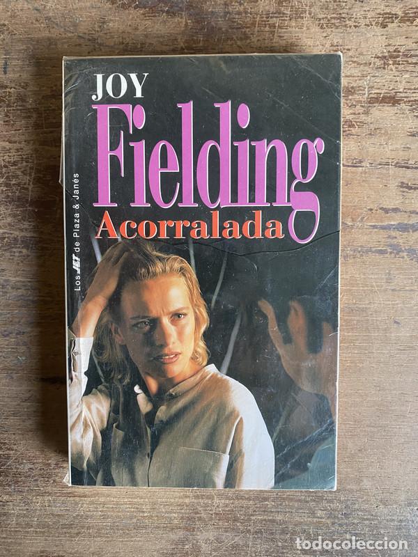 Libros: Acorralada - Fielding Joy - Foto 1