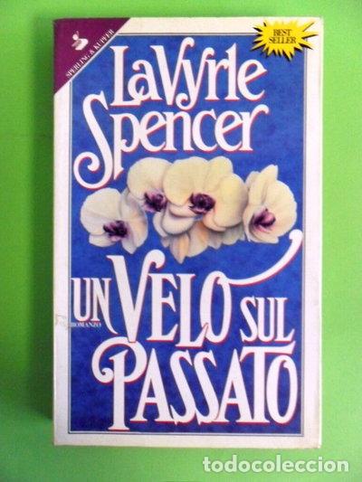 Libros: Un velo sul passato- 9788820017415