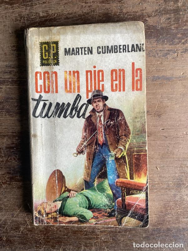 books: Con un pie en la tumba - Cumberland Marten