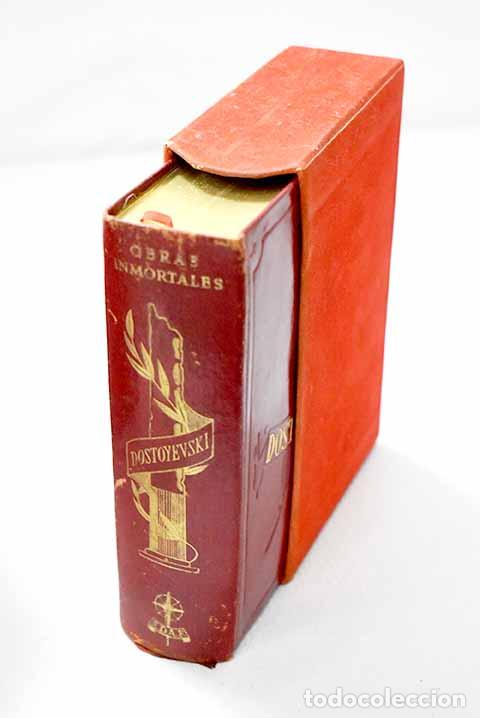 Libros: Los hermanos Karamazov: Crimen y castigo; Stepanchikovo y sus habitantes; El jugador