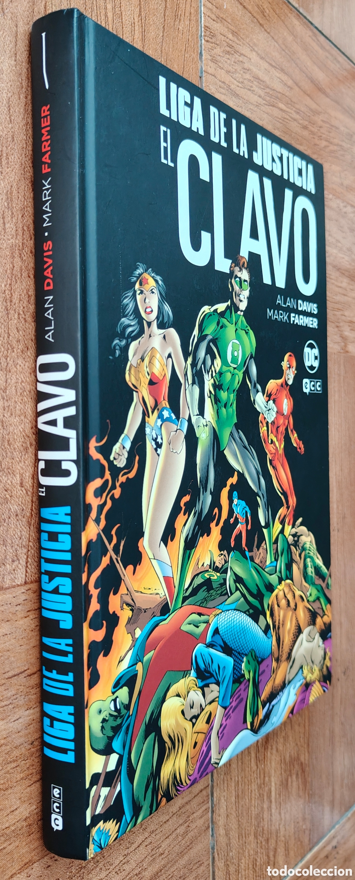 books: La Liga de la Justicia � El Clavo - Alan Davis / Mark Farmer