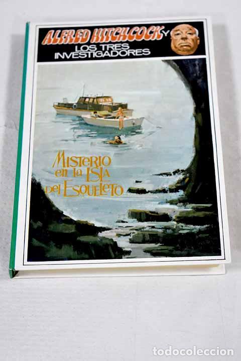 Livros em segunda m&atilde;o: Alfred Hitchcock y los tres investigadores en Misterio en la Isla del Esqueleto.- Arthur, Robert