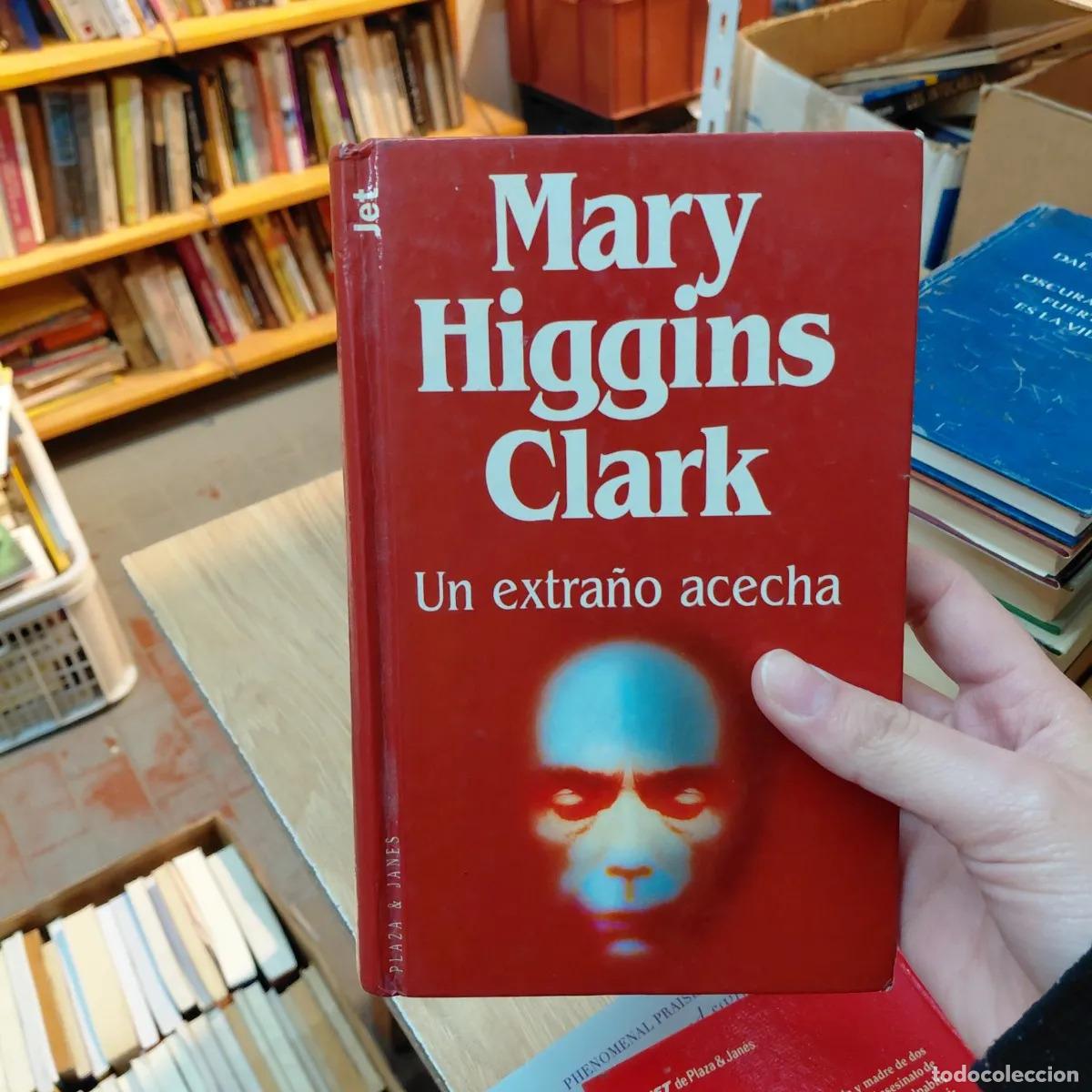 Libros: Un extra&ntilde;o acecha (det.) - Mary Higgins Clark - Foto 1