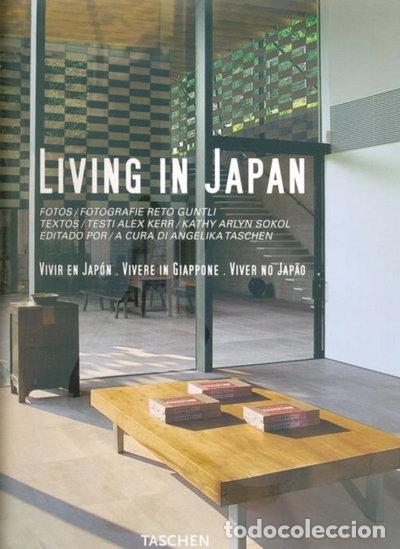 B&uuml;cher: Living in Japan- 9783822845950