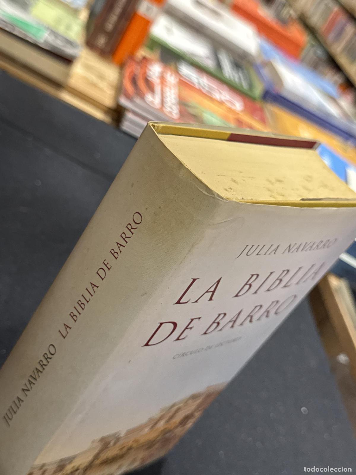 Libros: La biblia de barro - Julia Navarro - Foto 3