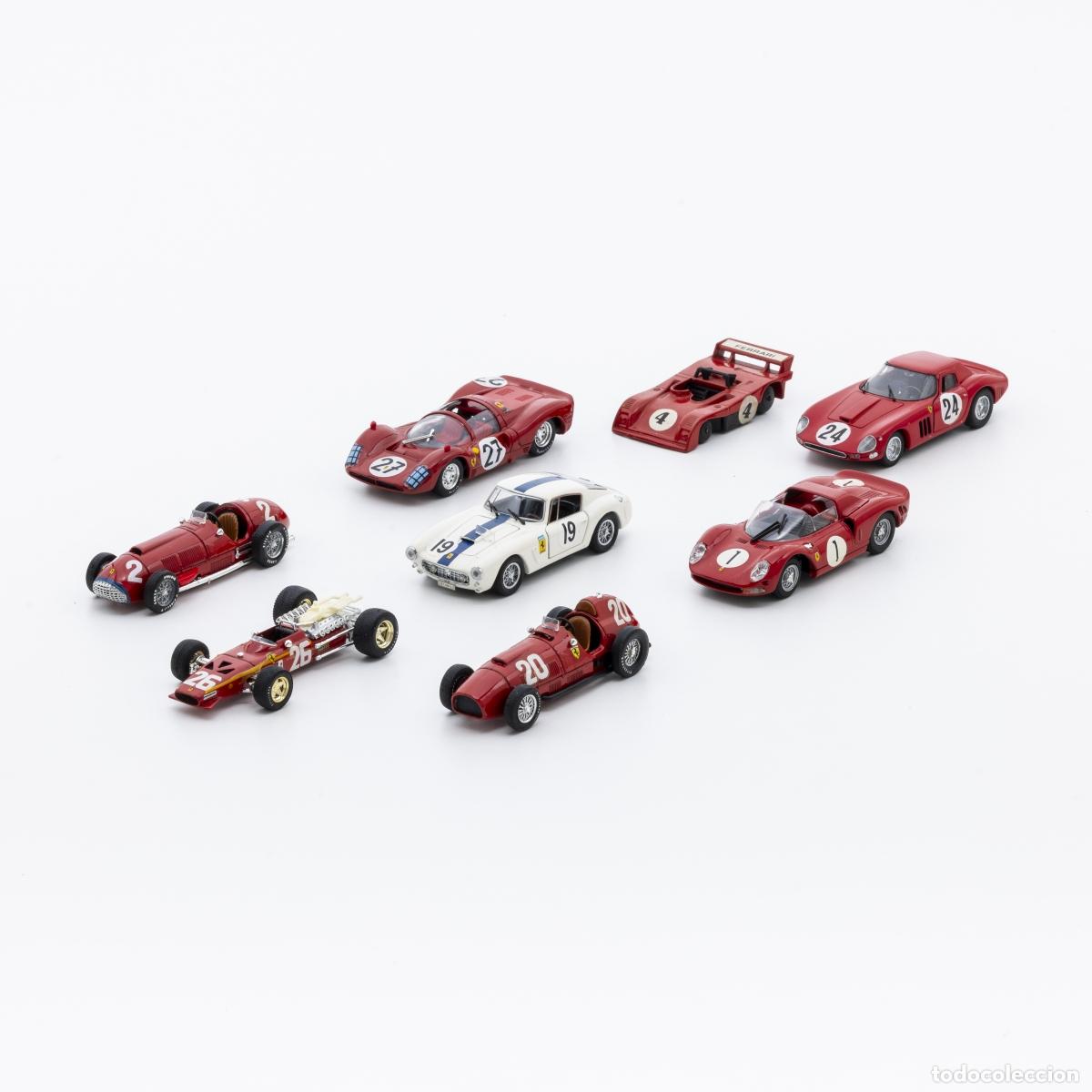 books: Juguetes - Ocho coches Ferrari en miniatura