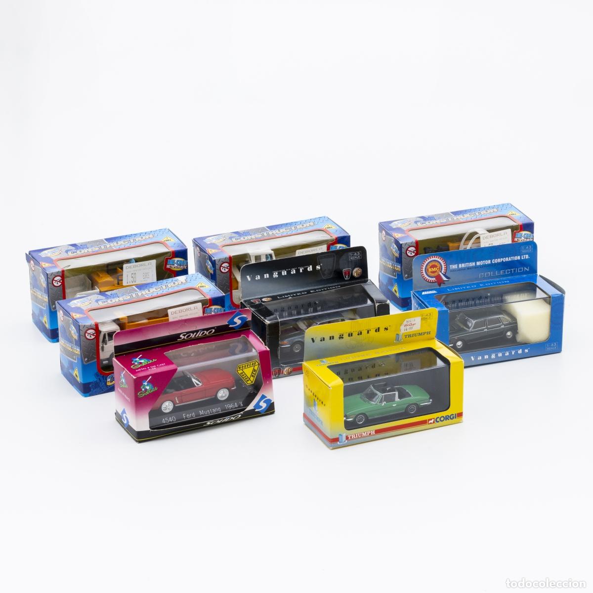 books: Juguetes - Ocho coches en miniatura