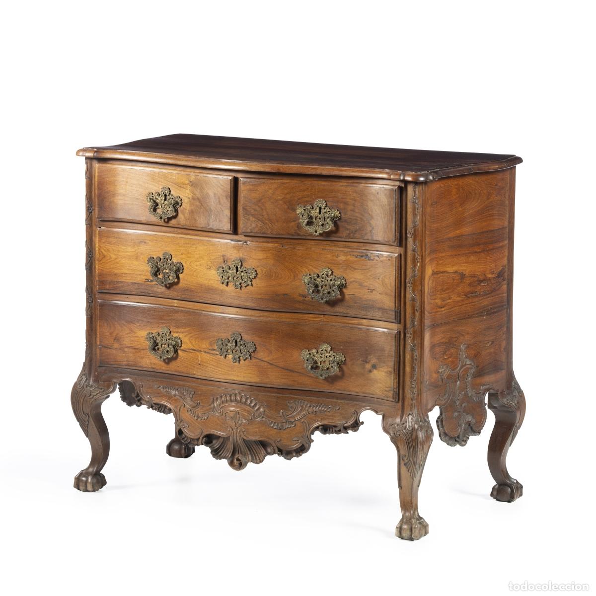Libri di seconda mano: Muebles - C&oacute;moda del rey Juan V en palisandro - Siglo XVIII