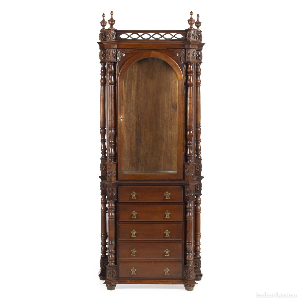 books: Muebles - Vitrina de Do&ntilde;a Mar&iacute;a - Siglo XIX