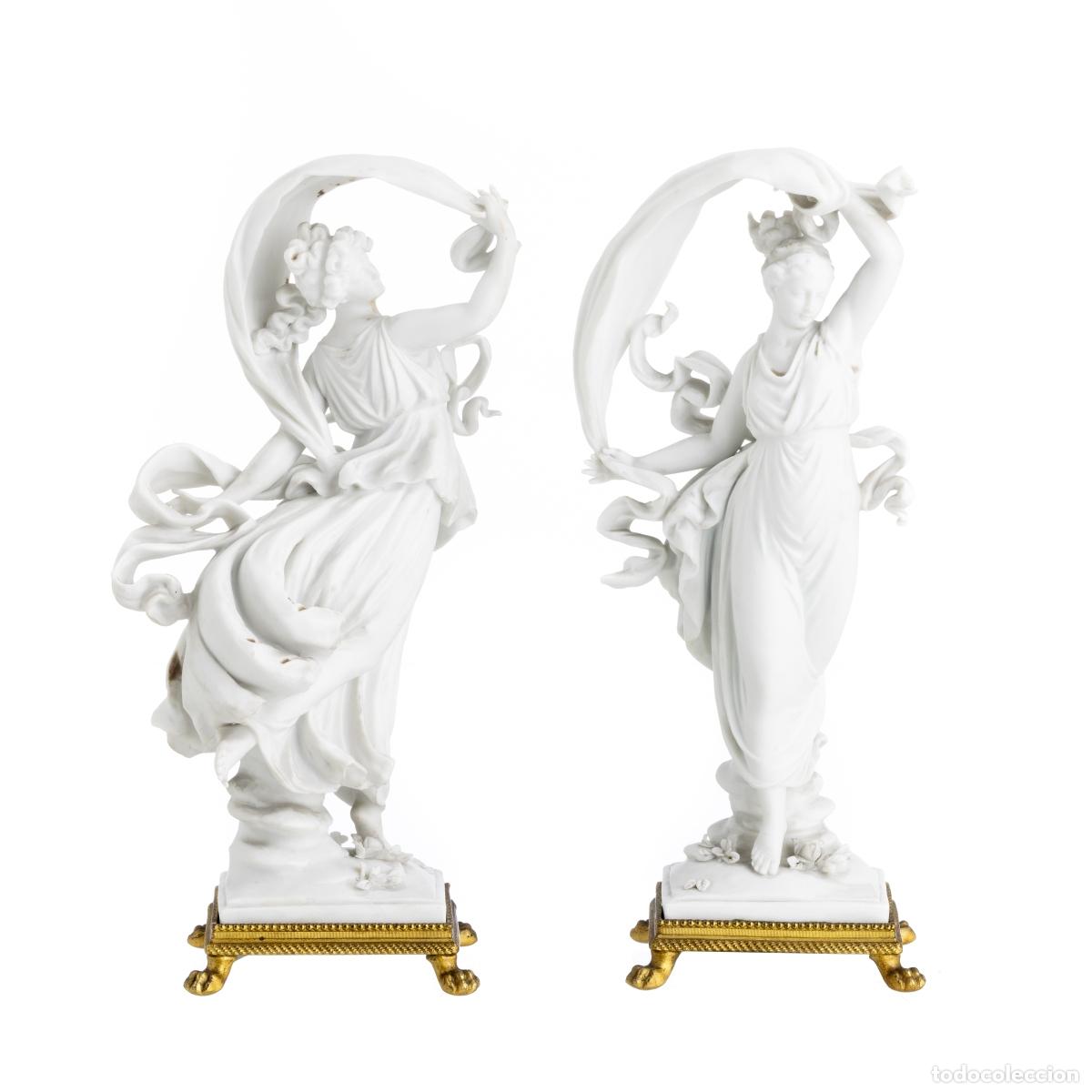 Livres: Porcelana - Par de figuritas femeninas - Siglo XIX