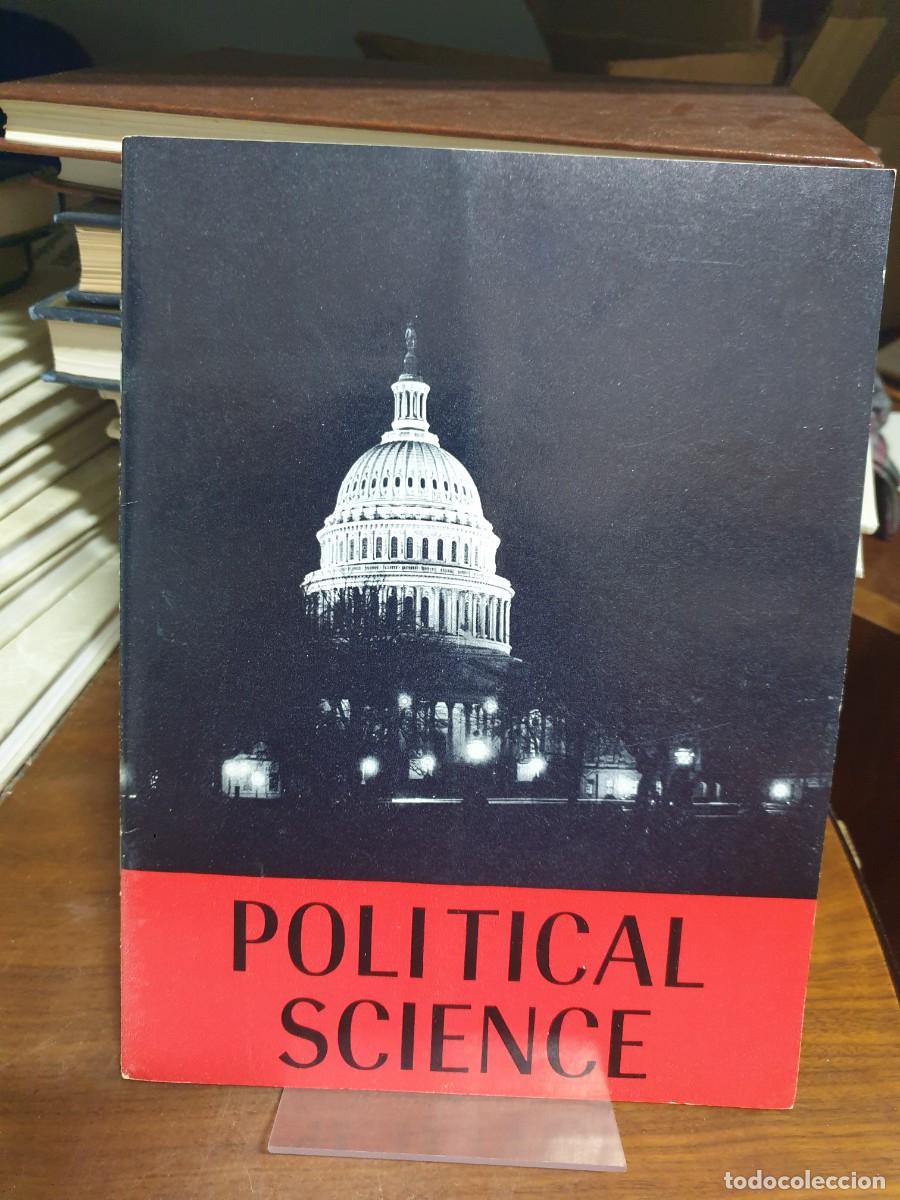 Libros: Political Science Manual acad&eacute;mico / Ensayo