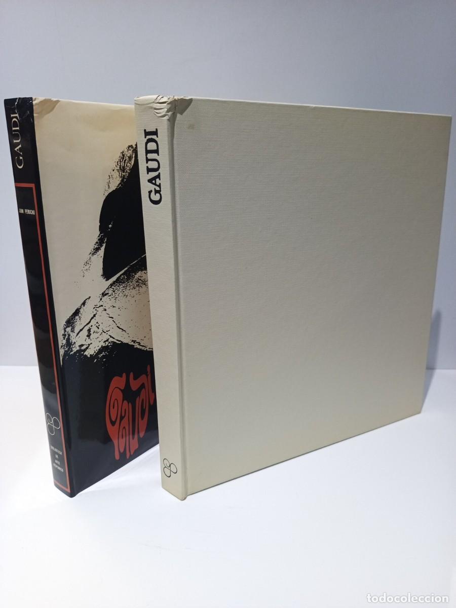 Libros: PERUCHO, Juan (fotos por Leopoldo Pom&eacute;s) - GAUDI: Una arquitectura de anticipaci&oacute;n / Fotograf&iacute;as de