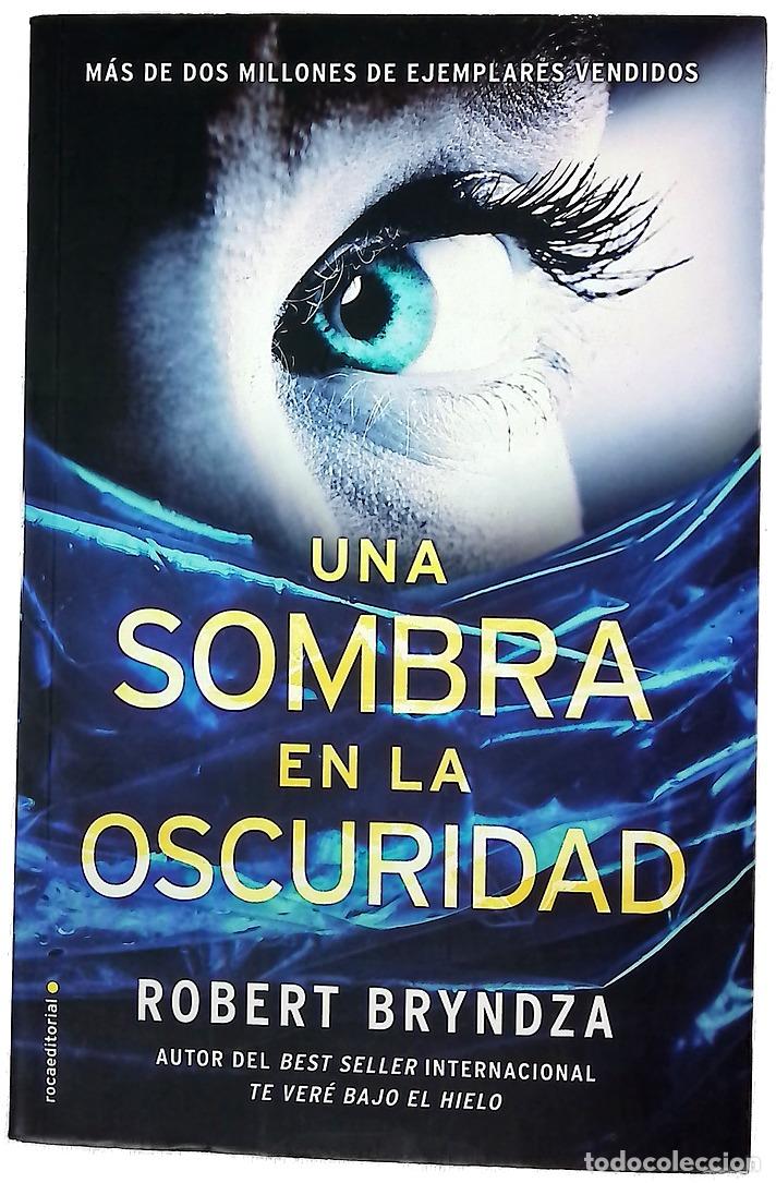 Libri di seconda mano: Una sombra en la oscuridad