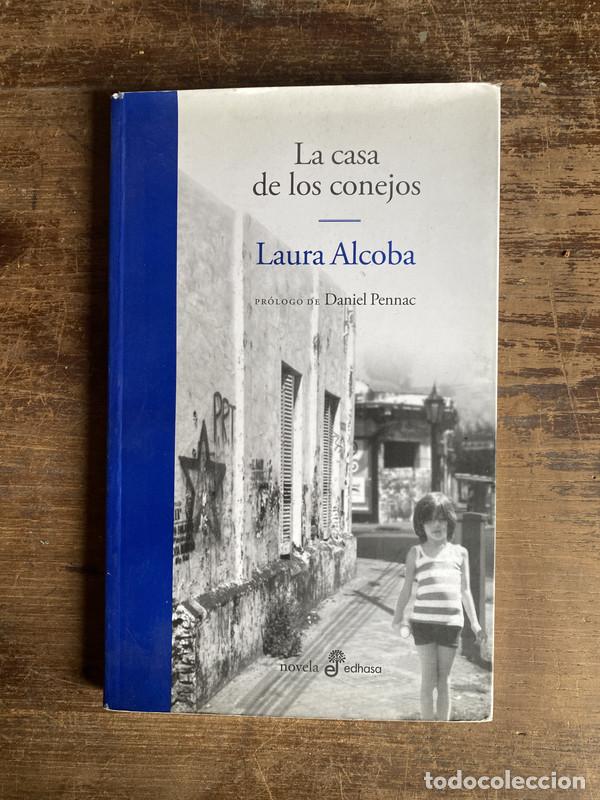Livres: La casa de los conejos - Alcoba Laura