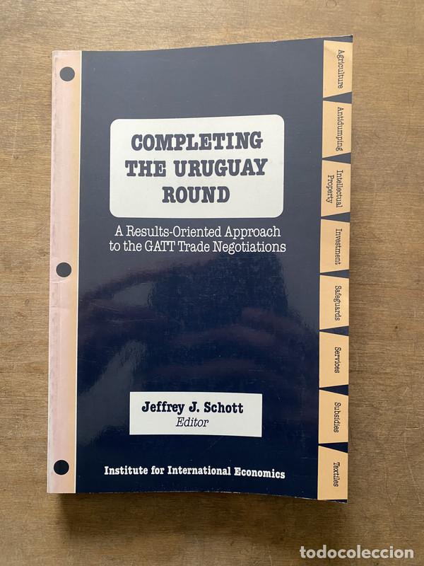Libri di seconda mano: Completing the Uruguay Round - Schott Jeffrey J.