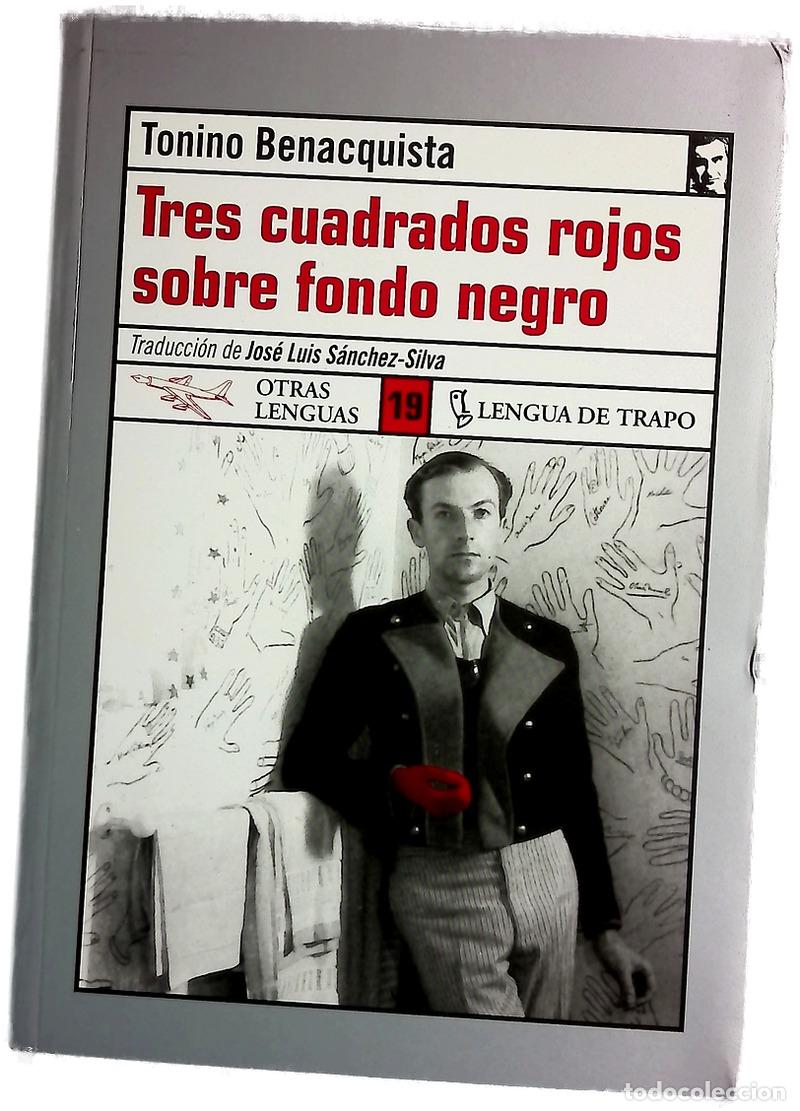 Libros: Tres cuadrados rojos sobre fondo negro