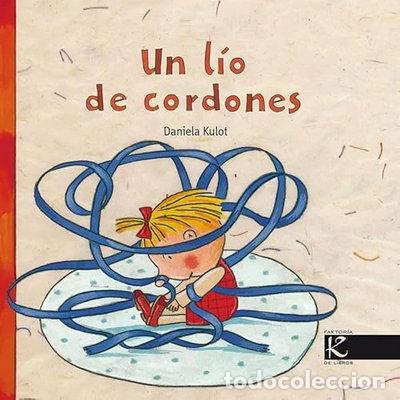 Libri di seconda mano: Un l&iacute;o de cordones- 9788493464172