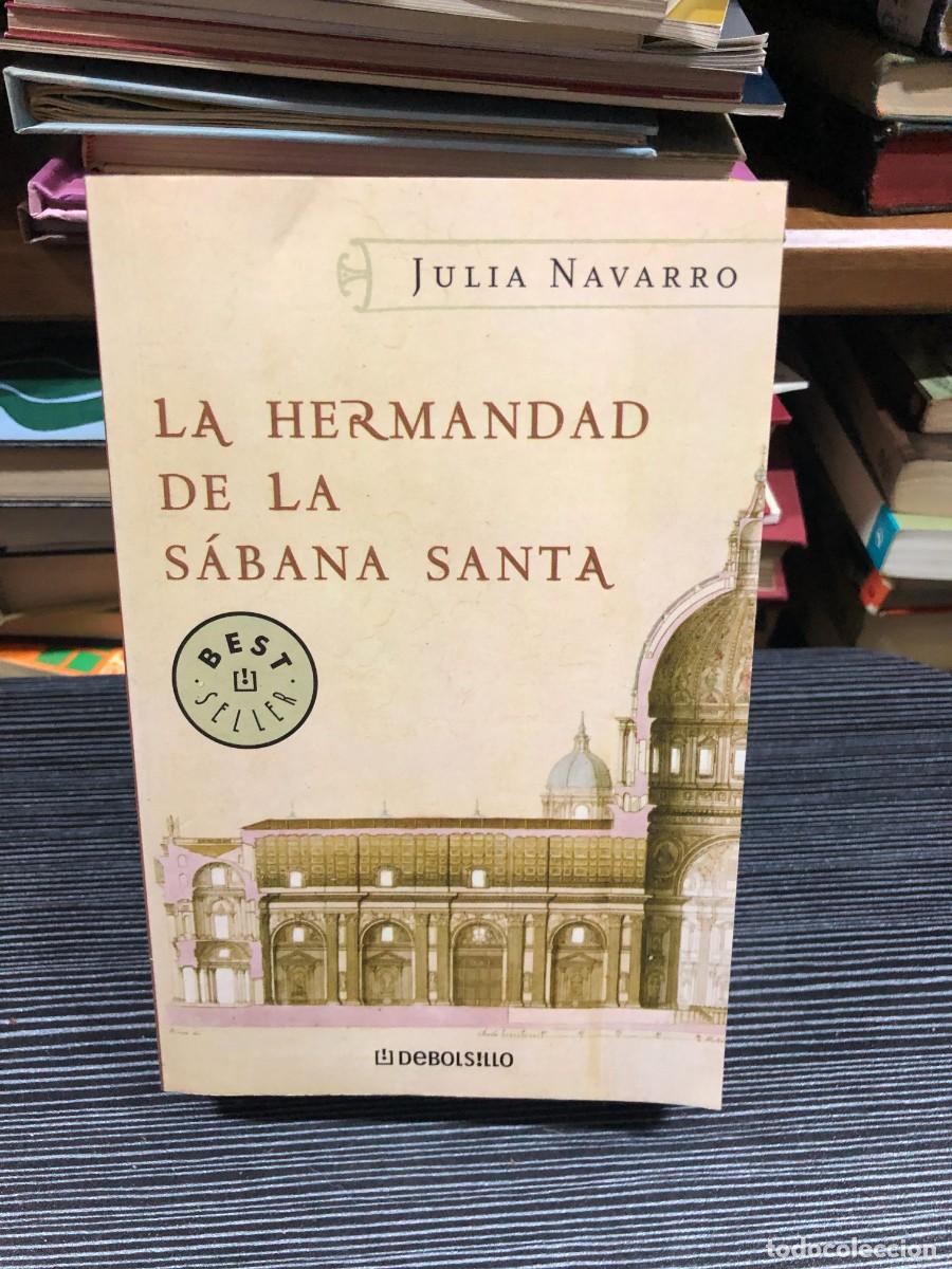 Libri di seconda mano: La hermandad de la S&aacute;bana Santa Julia Navarro