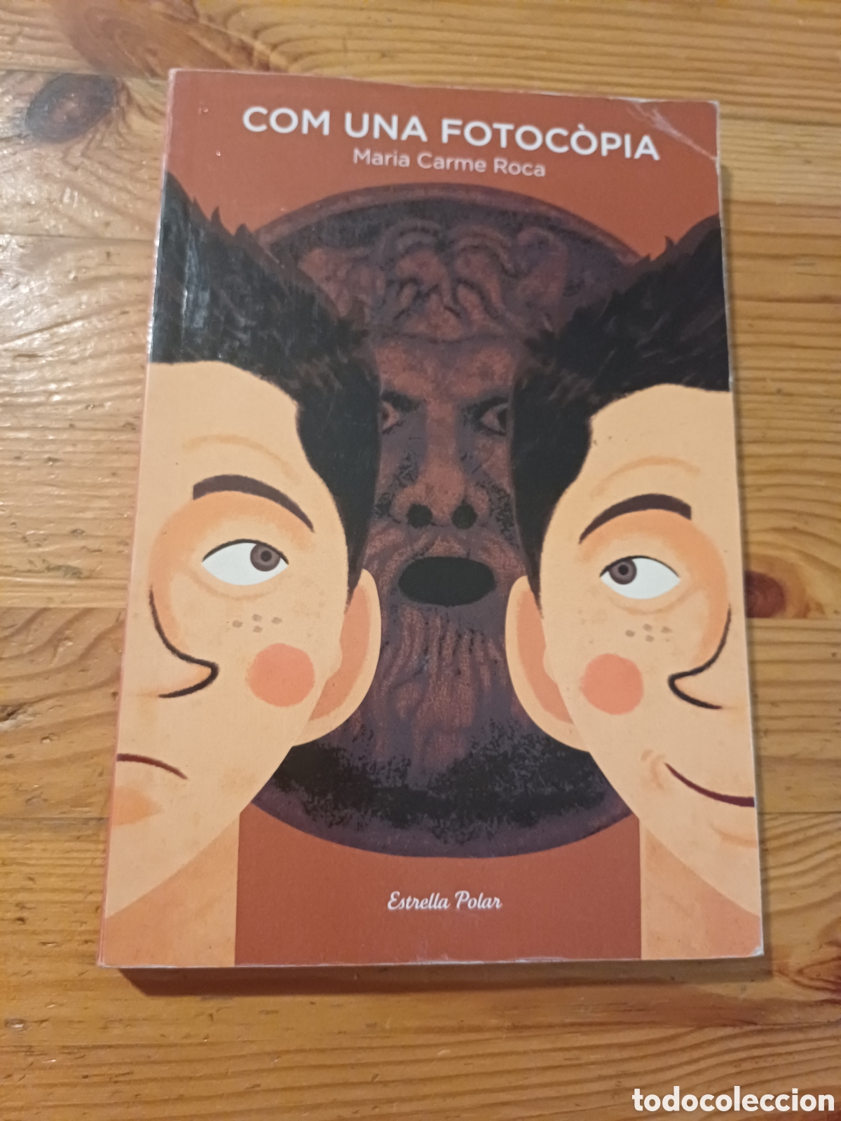 Livros em segunda m&atilde;o: Com una fotoc&ograve;pia Maria Carme Roca - en catal&agrave; Il.lustracions Pep Boatella