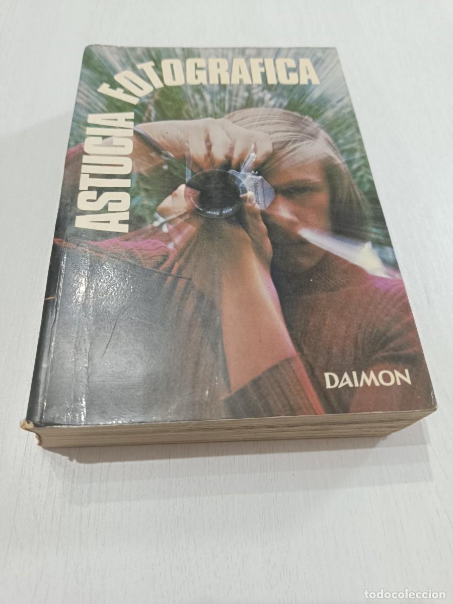 Libros: Astucia fotogr&aacute;fica. Daimon