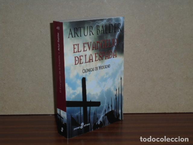 Libri di seconda mano: EL EVANGELIO DE LA ESPADA (Cr&oacute;nicas de Widukind) - Balder, Artur