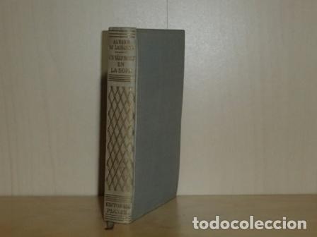 books: UN N&Aacute;UFRAGO EN LA SOPA - Laiglesia, &Aacute;lvaro