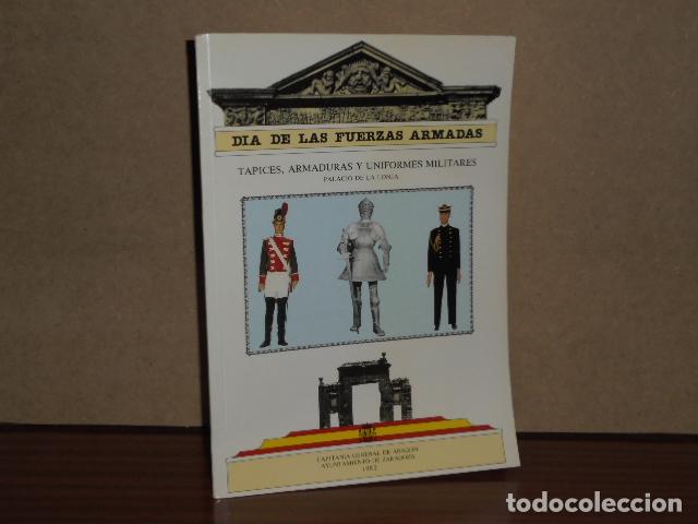 Livros em segunda m&atilde;o: TAPICES, ARMADURAS Y UNIFORMES MILITARES - VV. AA.