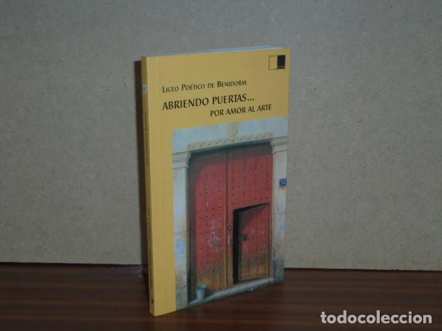 Libri di seconda mano: ABRIENDO PUERTAS... POR AMOR AL ARTE - VV. AA.