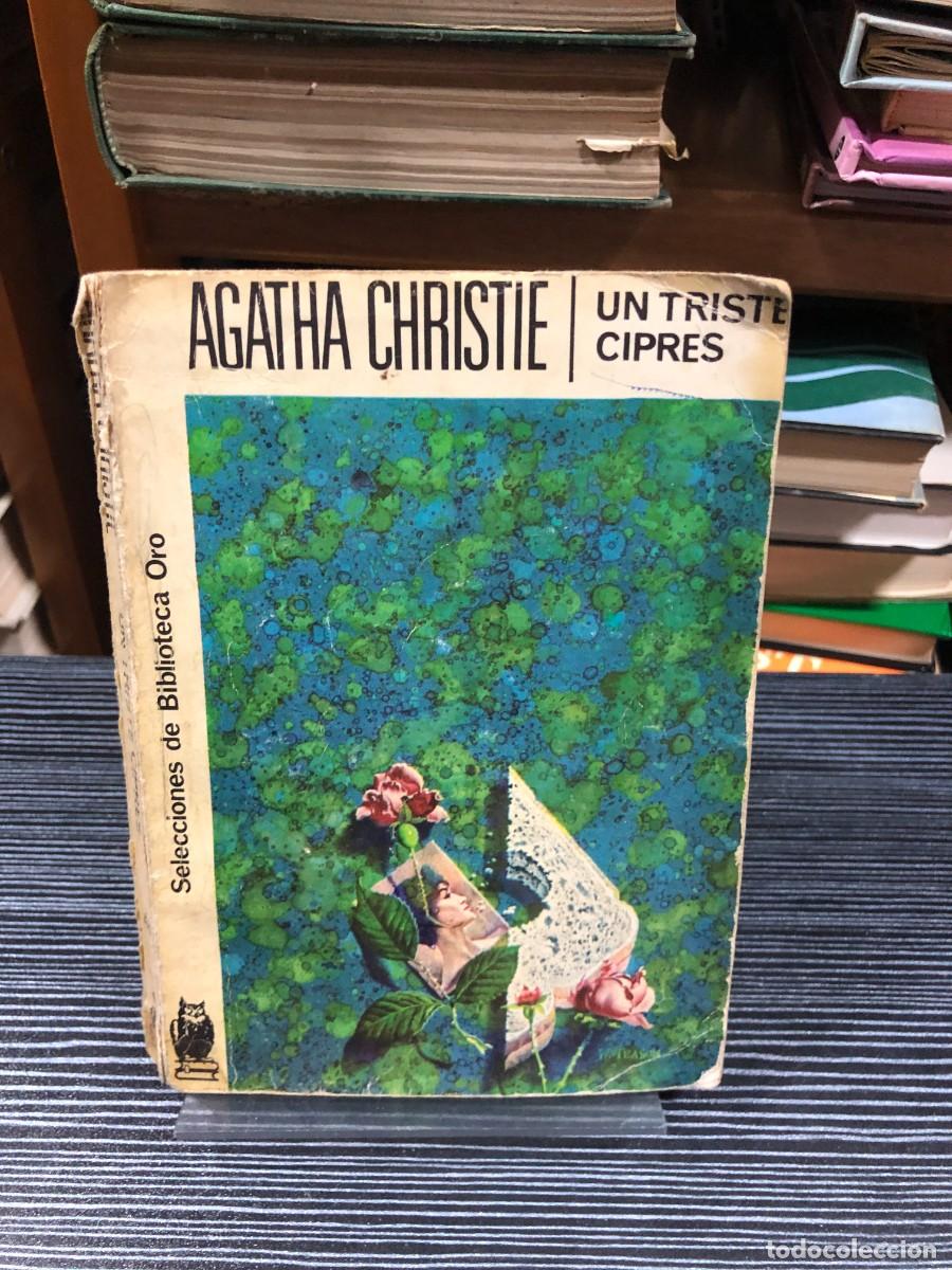 Libros: Un triste cipr&eacute;s Agatha Christie