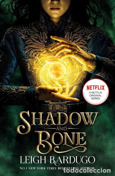 B&uuml;cher: Shadow and Bone- 9781510109063