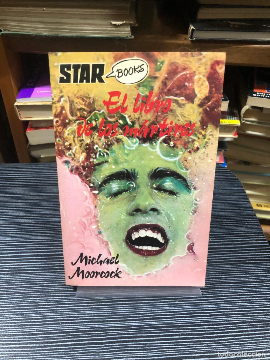 Libri di seconda mano: El libro de los m&aacute;rtires Michael Moorcock