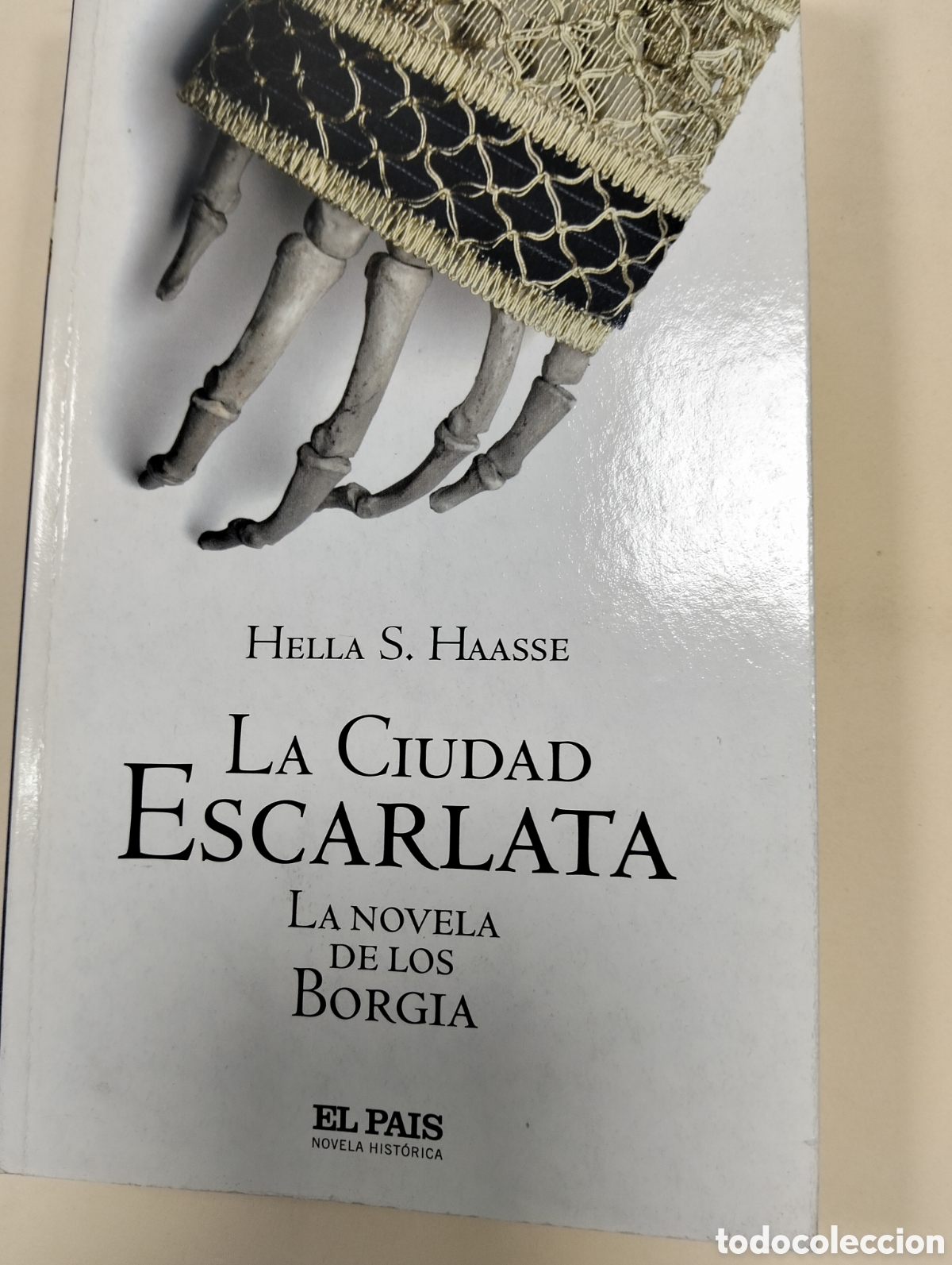 Libros: LA CIUDAD ESCARLATA/HELLA S. HAASSE