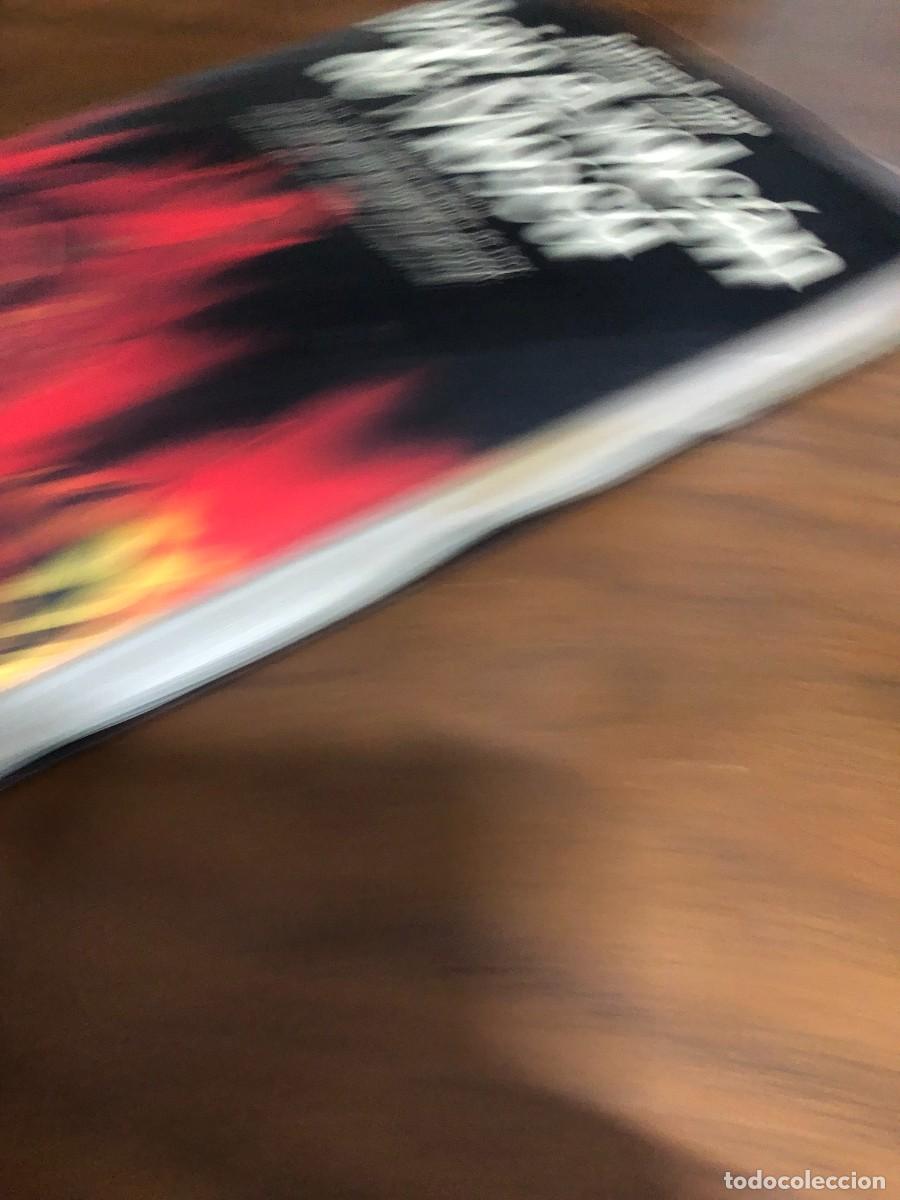 Libros: Bajo el volc&aacute;n de Mosc&uacute; Juli&aacute;n Lago - Foto 2
