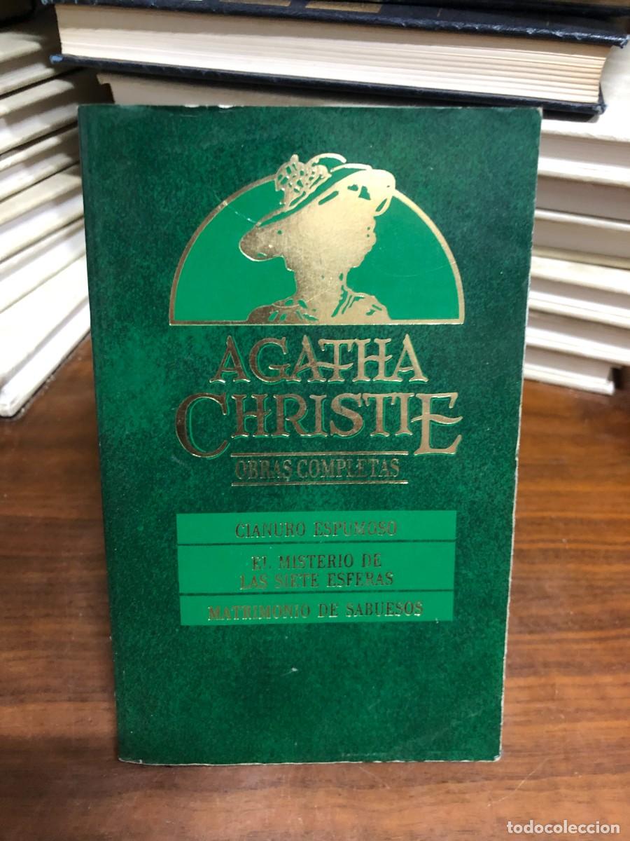 B&uuml;cher: Cianuro espumoso / El misterio de las siete esferas / Matrimonio de sabuesos Agatha Christie