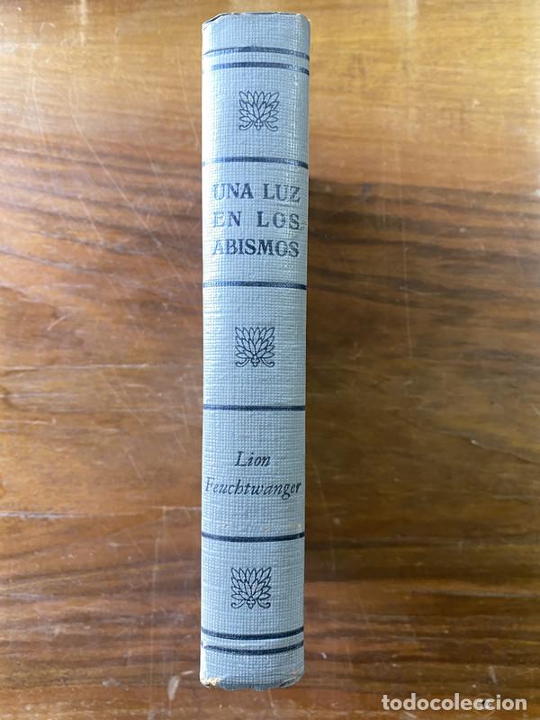 Livros em segunda m&atilde;o: Una luz en los abismos - Feuchtwanger Lion