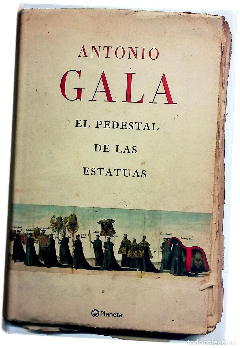 Libros: El pedestal de las estatuas