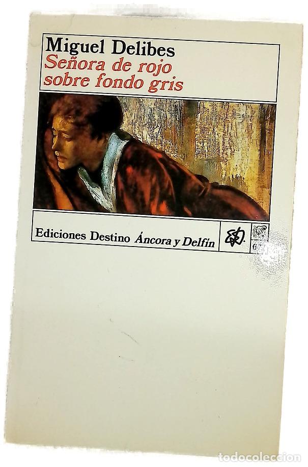 Libros: Se&ntilde;ora de rojo sobre fondo gris