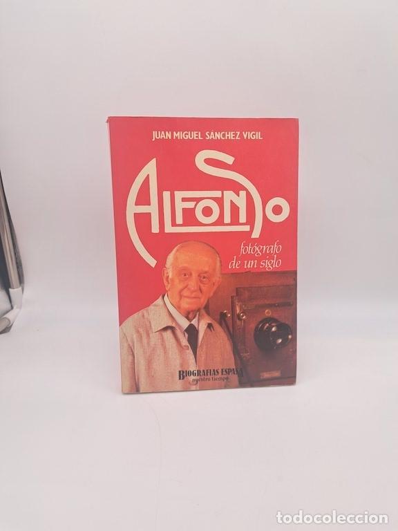 Libri di seconda mano: S&Aacute;NCHEZ VIGIL, Juan Miguel. - Alfonso. Fot&oacute;grafo de un siglo.