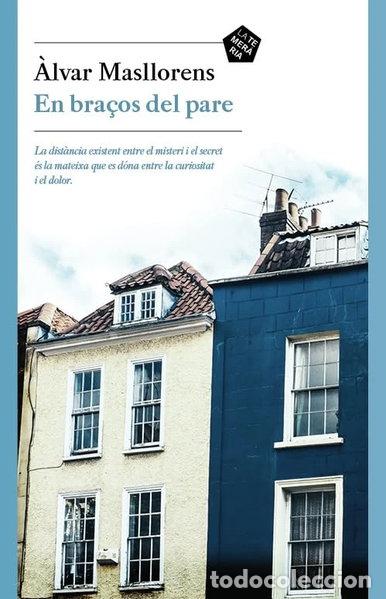 Libros: En bra&ccedil;os del pare- 9788494320156