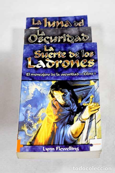 B&uuml;cher: Trilogia El mensajero de la oscuridad .- Flewelling, Lynn
