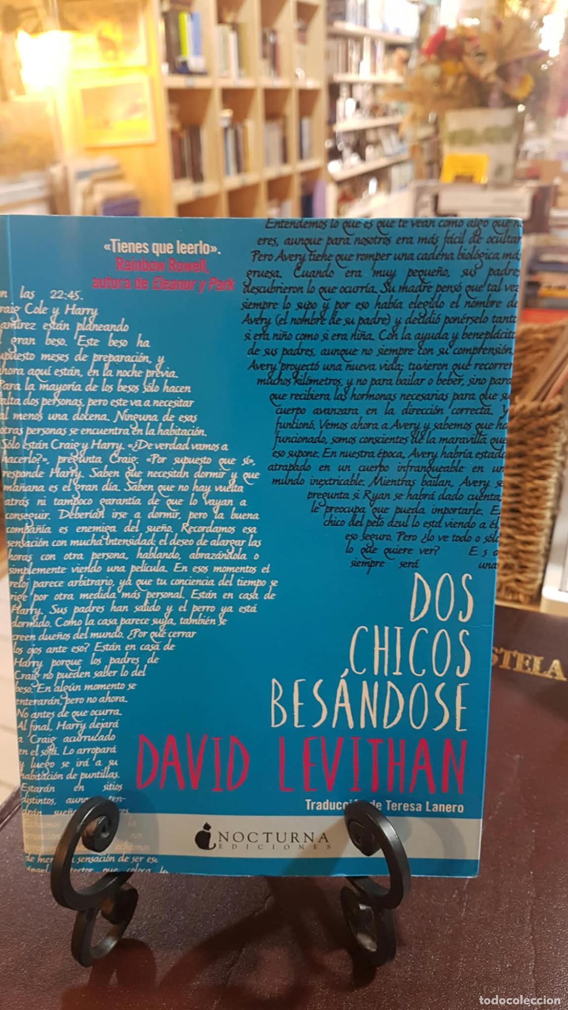 Libros: Dos chicos bes&aacute;ndose - David Levithan