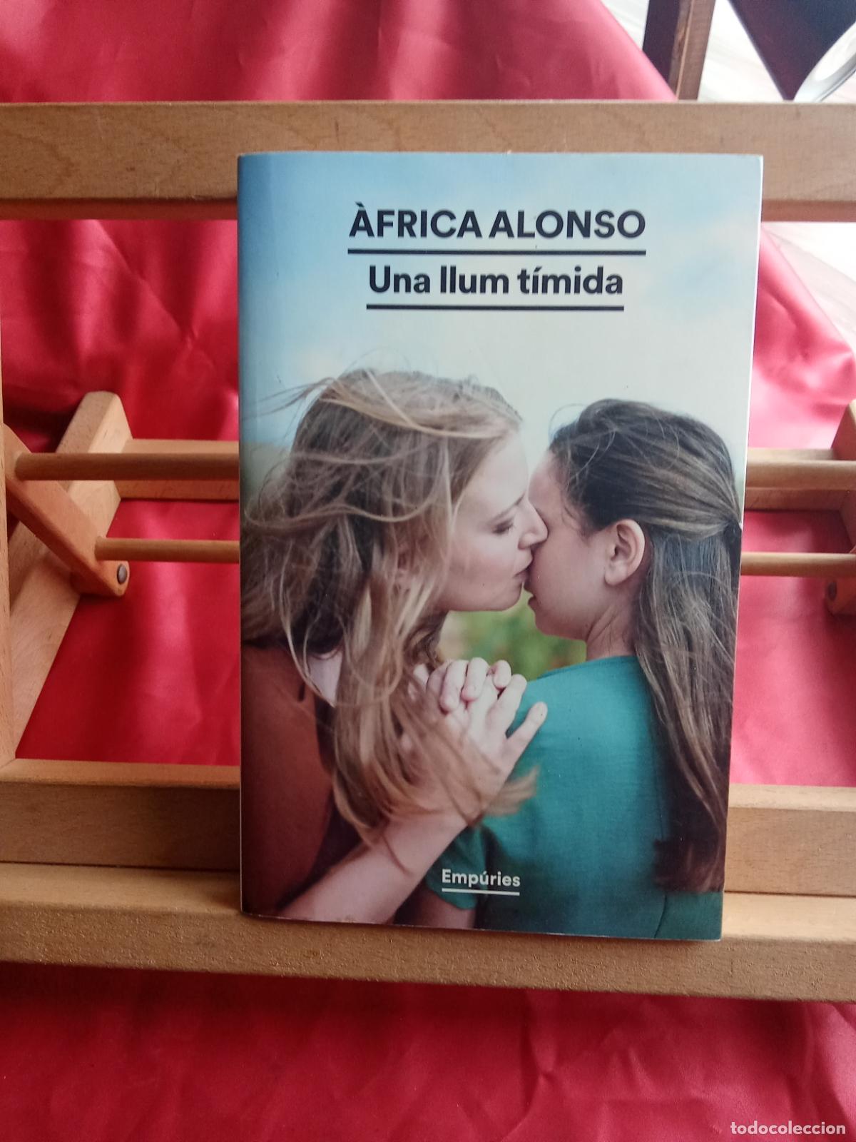 Libros: Una llum t&iacute;mida. &Agrave;frica Alonso L.809-3295