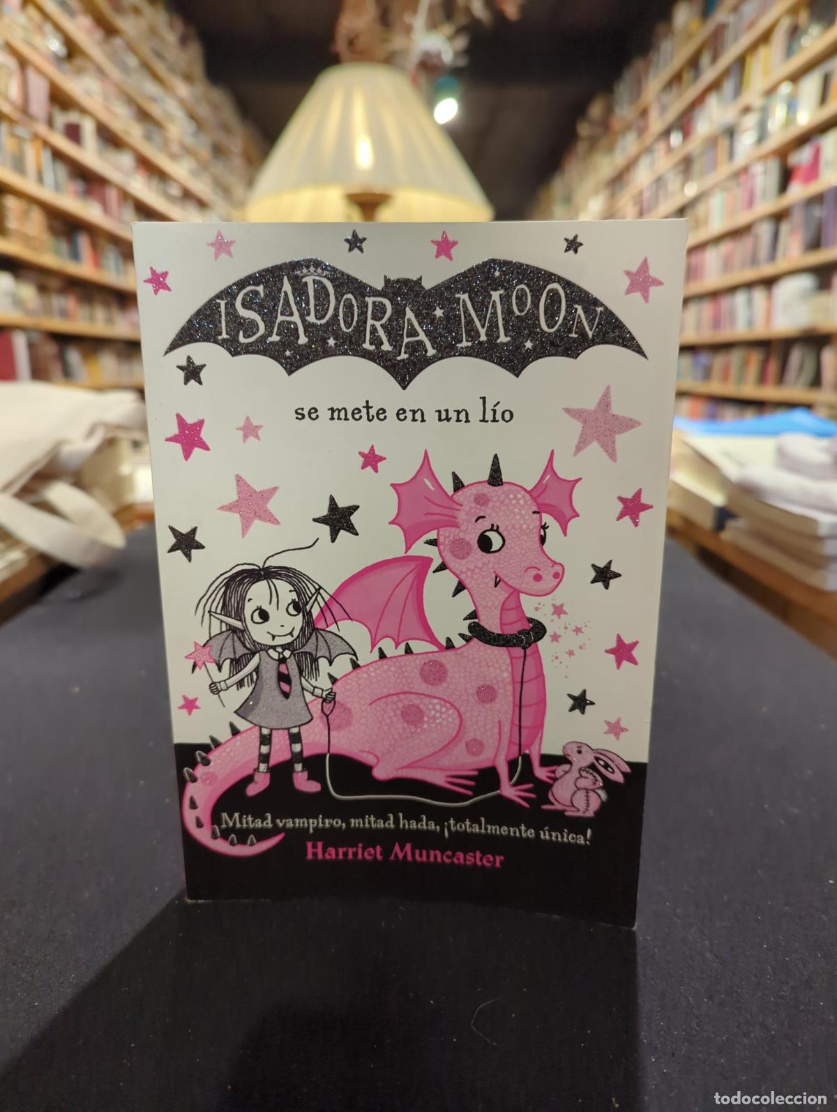 Libros: Isadora Moon 5 - Isadora Moon se mete en un l&iacute;o - Harriet Muncaster